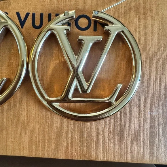 Louis Vuitton Louise Gold Logo Hoop Earrings - Picture 7 of 9